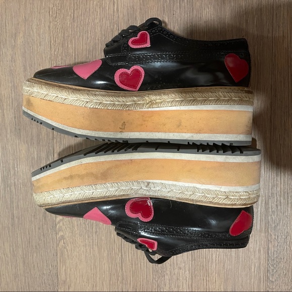 Prada - Picture 3 of 6